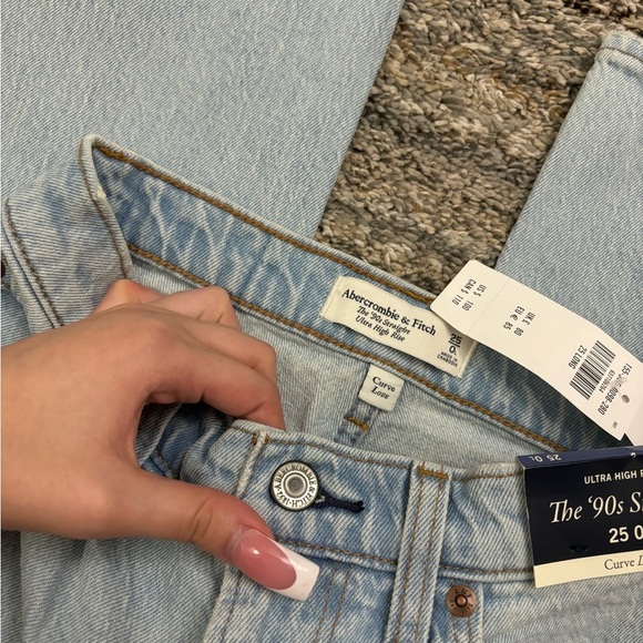 Abercrombie Curve Love Ultra High Rise 90’s Straight Jeans Sz 25L | Abercrombie - Picture 5 of 14
